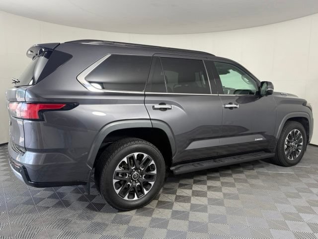 Used 2023 Toyota Sequoia Limited w/ Tow Technology Package AWD/4WD image 8