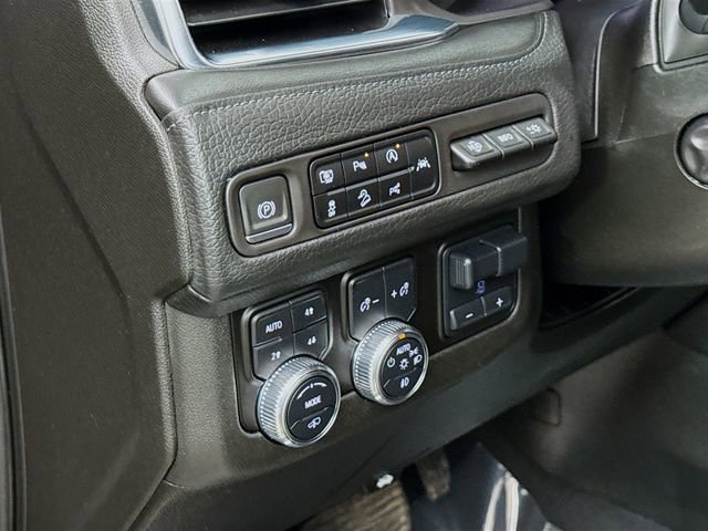 Used 2023 GMC Yukon XL Denali w/ Denali Reserve Package image 10