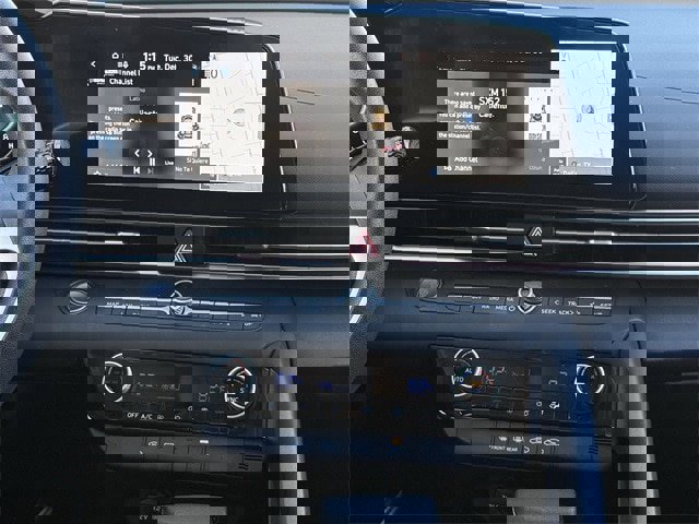 Used 2024 Hyundai Elantra SEL image 15