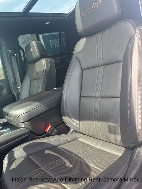 Used 2025 Chevrolet Suburban High Country image 22