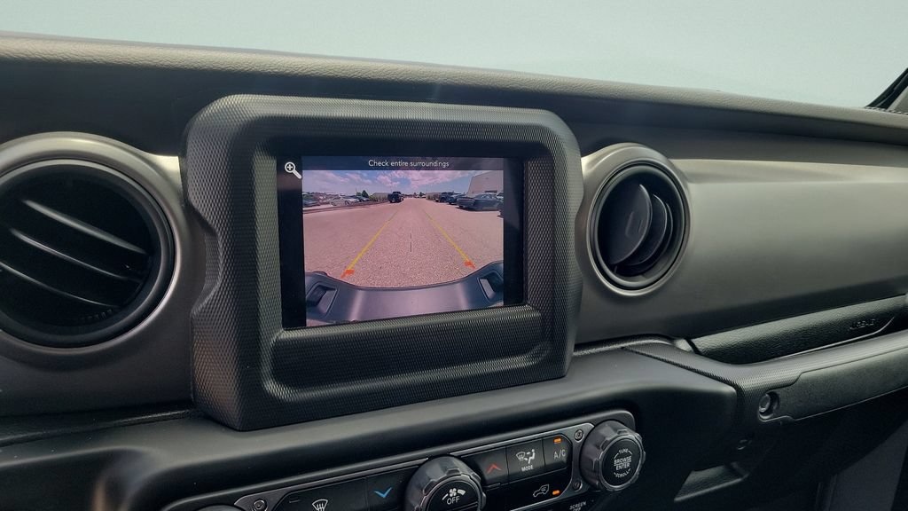 Used 2022 Jeep Gladiator Sport AWD/4WD image 17