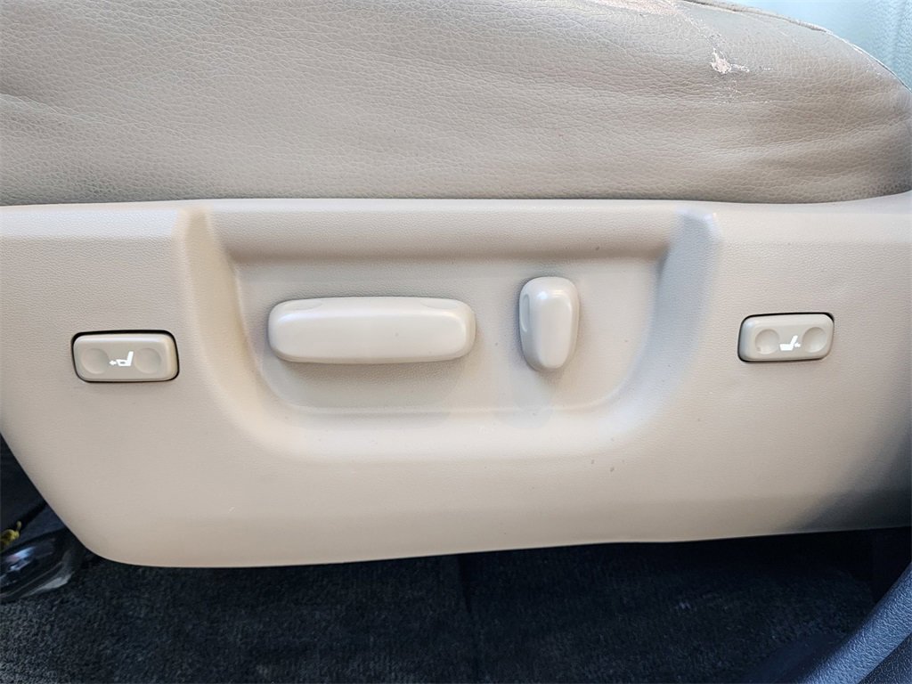 Used 2016 Toyota Sequoia SR5 image 16