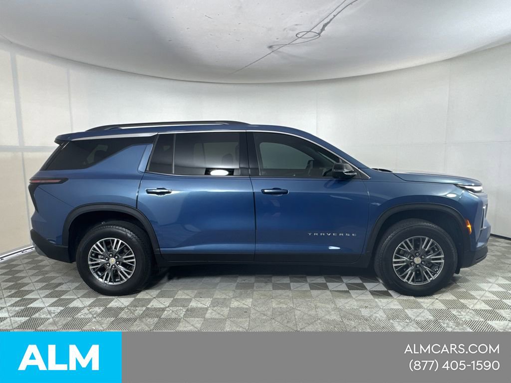 Used 2024 Chevrolet Traverse LT FWD image 6