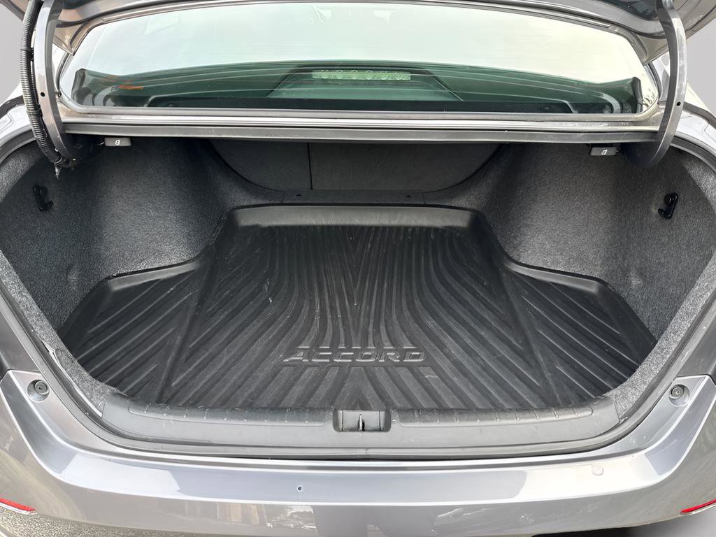 Used 2018 Honda Accord Sport image 12
