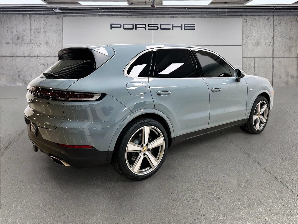Certified 2024 Porsche Cayenne AWD/4WD image 9
