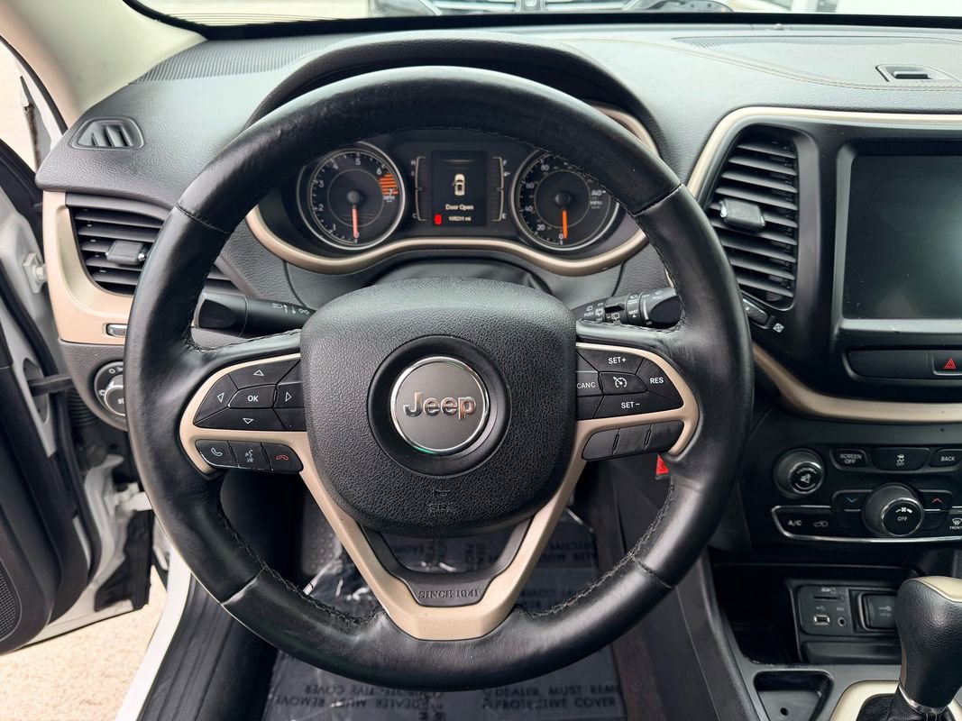 Used 2017 Jeep Cherokee Latitude image 16