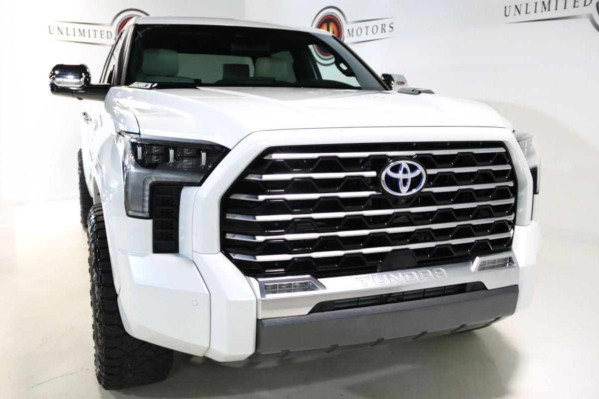Used 2024 Toyota Tundra Capstone AWD/4WD image 27