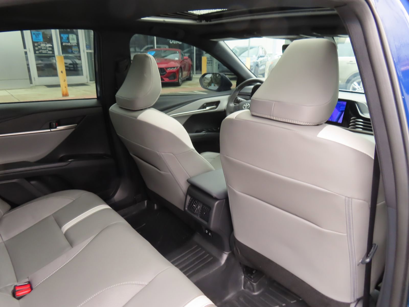 Used 2025 Toyota Camry SE w/ Multimedia Upgrade Package image 33