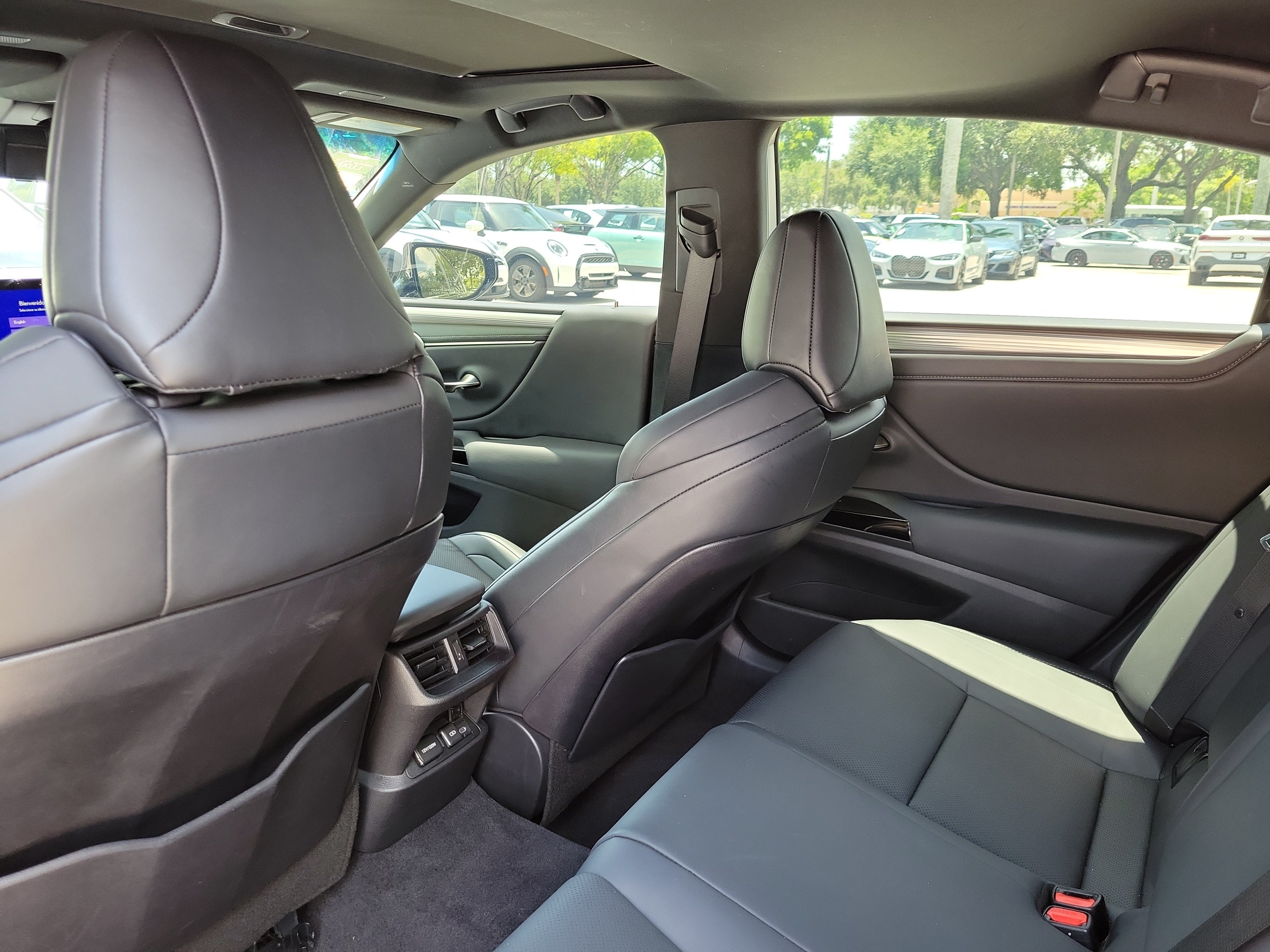 Used 2024 Lexus ES 350 F Sport w/ Accessory Package (Z2) FWD image 9