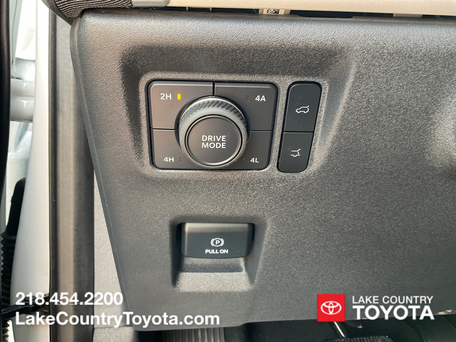 Used 2025 Ford Expedition Active AWD/4WD image 33