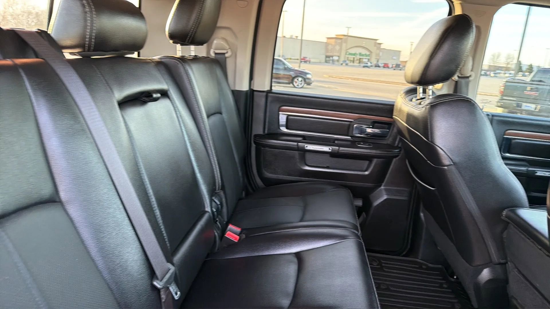 Used 2018 RAM 3500 Laramie image 62
