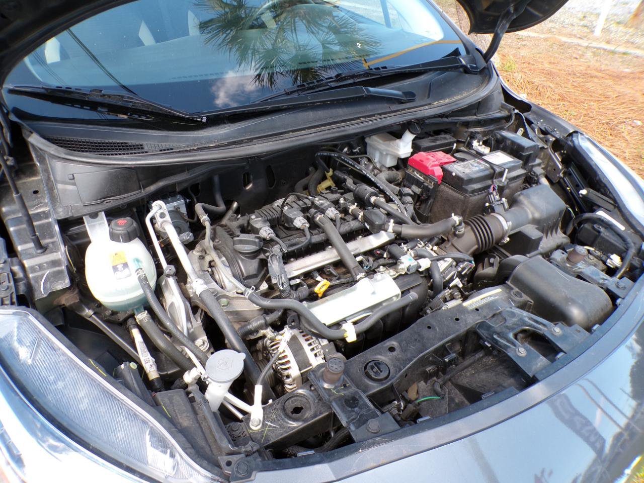 Used 2022 Nissan Versa SV w/ Trunk Package image 9