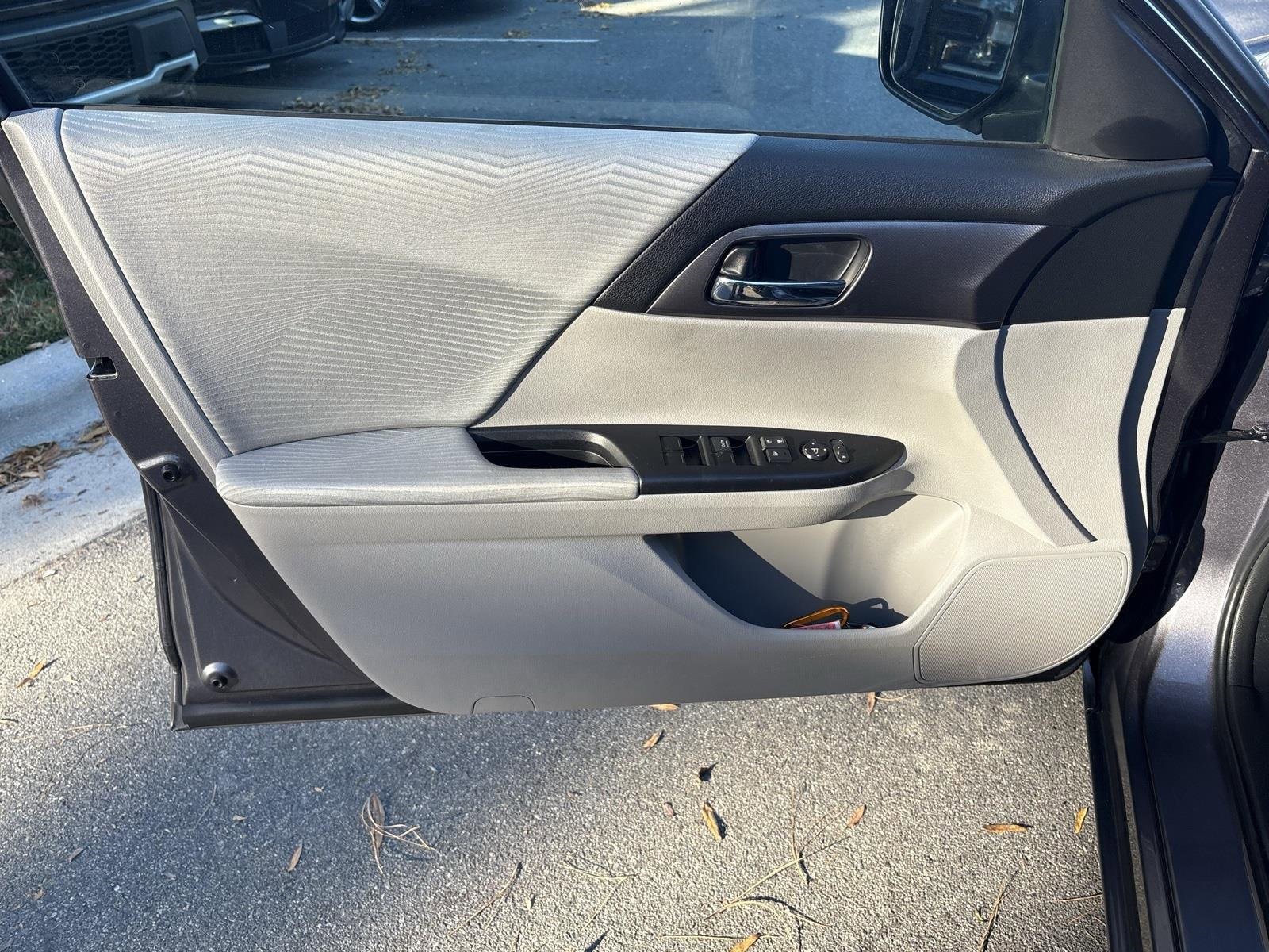 Used 2015 Honda Accord LX image 15