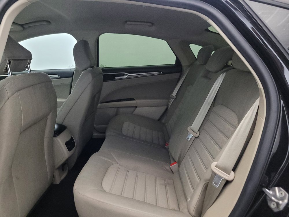 Used 2020 Ford Fusion SE w/ Fleet SE Value Package FWD image 18