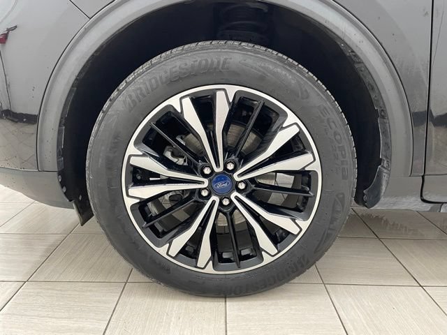 Used 2022 Ford Escape SE w/ SE Sport Appearance Package AWD/4WD image 9