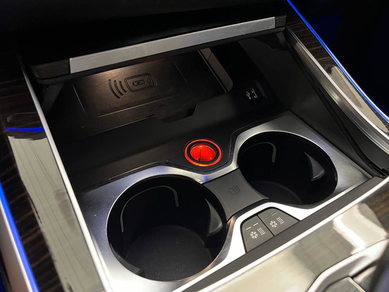 Used 2020 BMW X7 M50i w/ Executive Package image 29