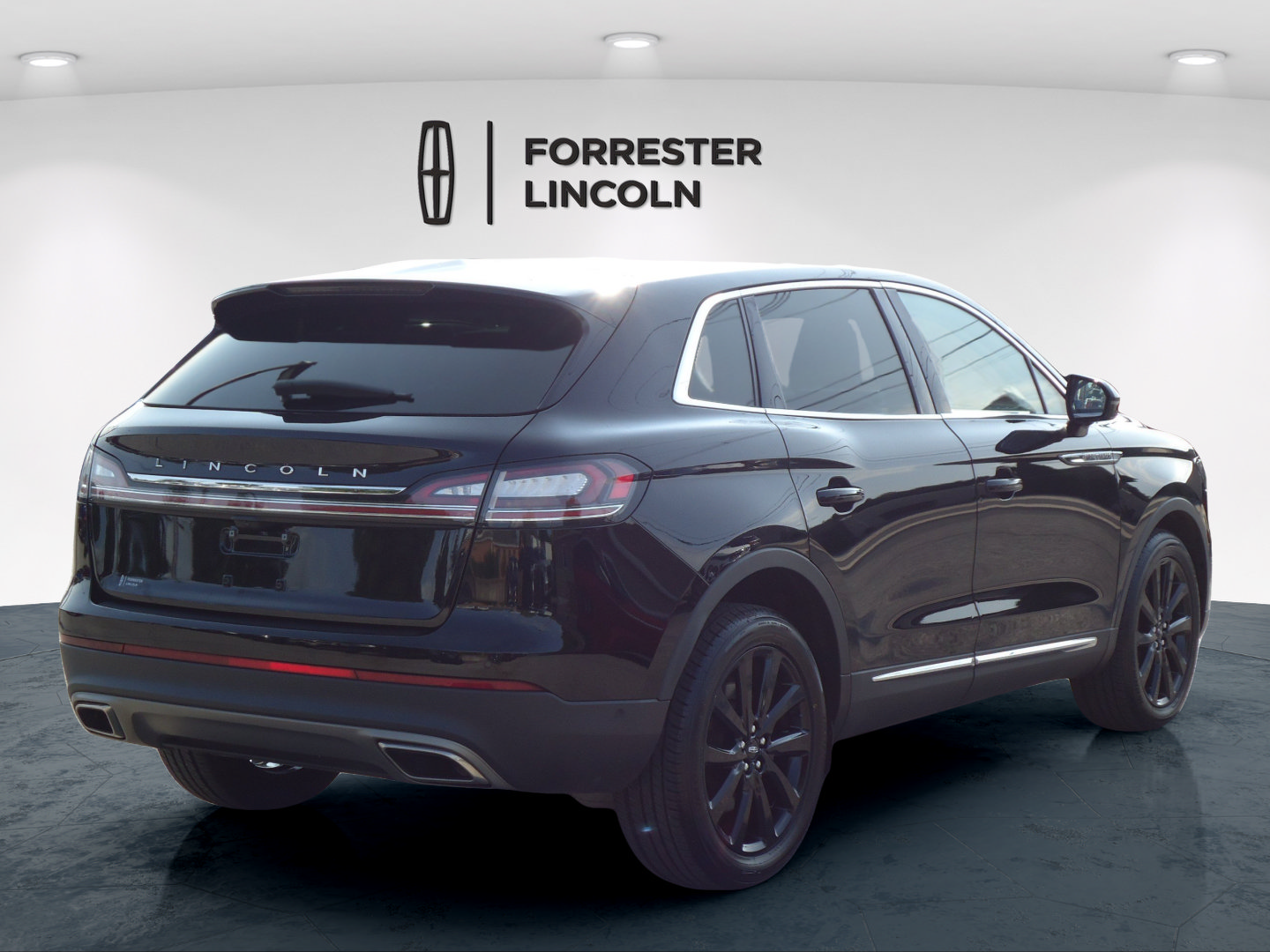 Certified 2023 Lincoln Nautilus Reserve w/ Equipment Group 201A AWD/4WD image 3