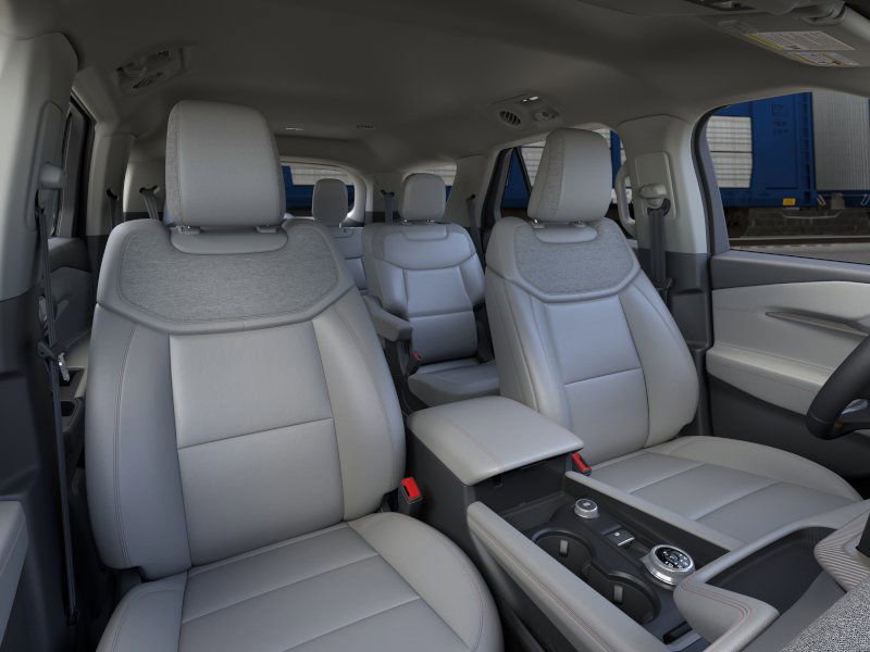 New 2025 Ford Explorer Active image 10