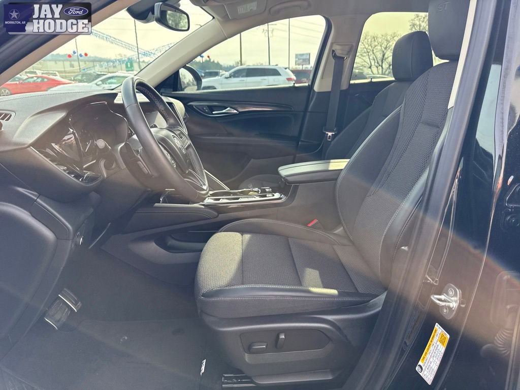 Used 2023 Buick Envision Preferred image 21