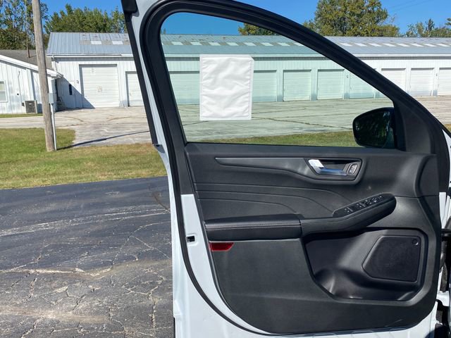 New 2026 Ford Escape SE image 13