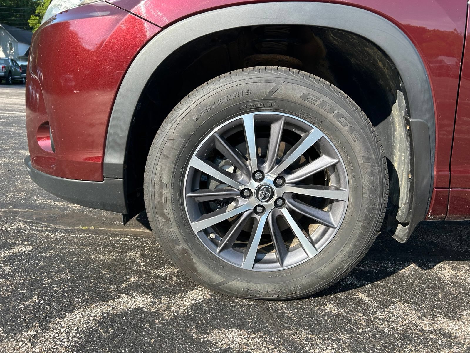 Used 2018 Toyota Highlander XLE AWD/4WD image 36