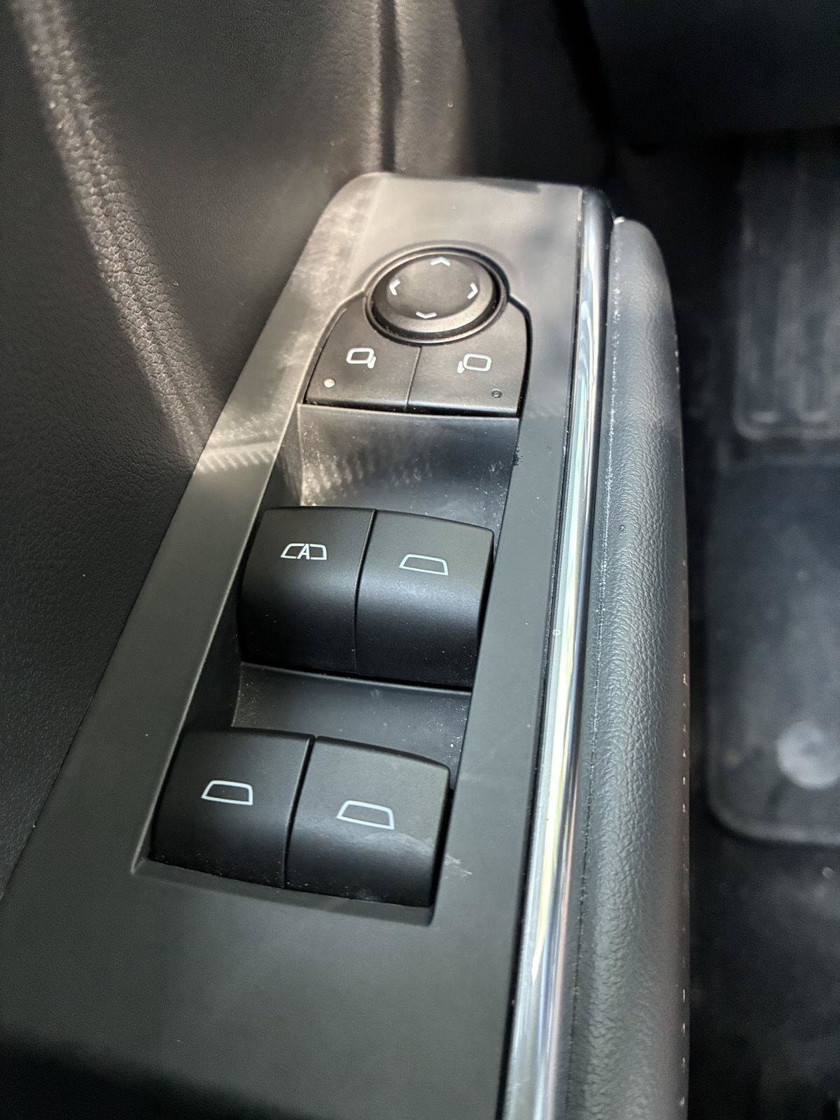 Used 2025 GMC Acadia Elevation AWD/4WD image 35