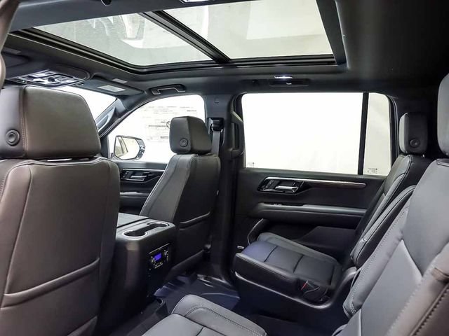 New 2026 Chevrolet Suburban Z71 w/ Comfort Package AWD/4WD image 11