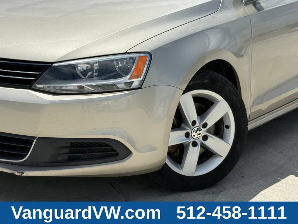 Used 2013 Volkswagen Jetta TDI FWD image 3