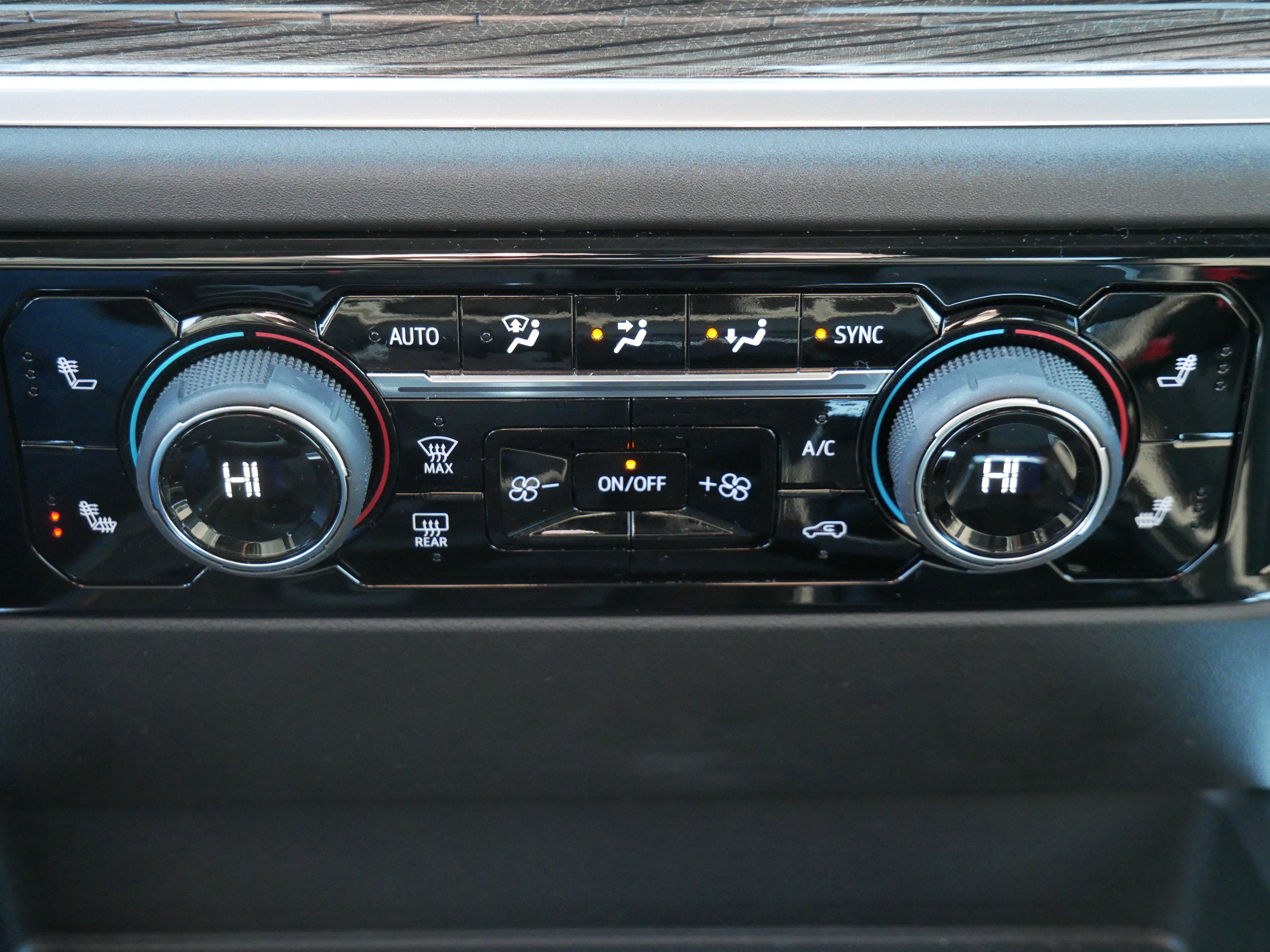 Used 2026 Chevrolet Silverado 1500 LT image 8