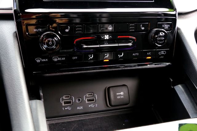 New 2025 Jeep Grand Cherokee L Altitude RWD image 17