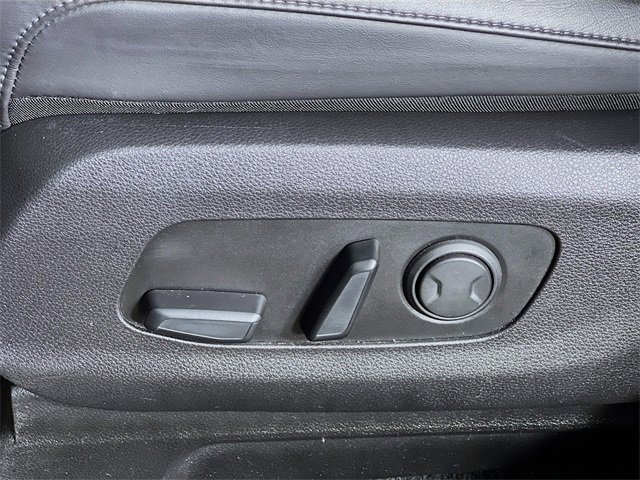 Used 2024 Kia Carnival LX image 11