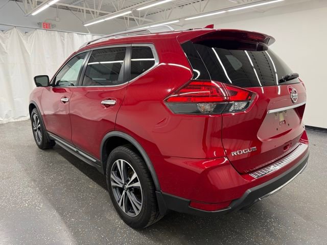 Used 2017 Nissan Rogue SL w/ SL Premium Package image 4