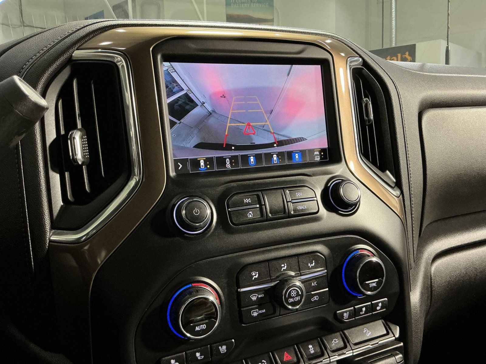 Used 2020 Chevrolet Silverado 2500 High Country w/ Z71 Off-Road Package image 27