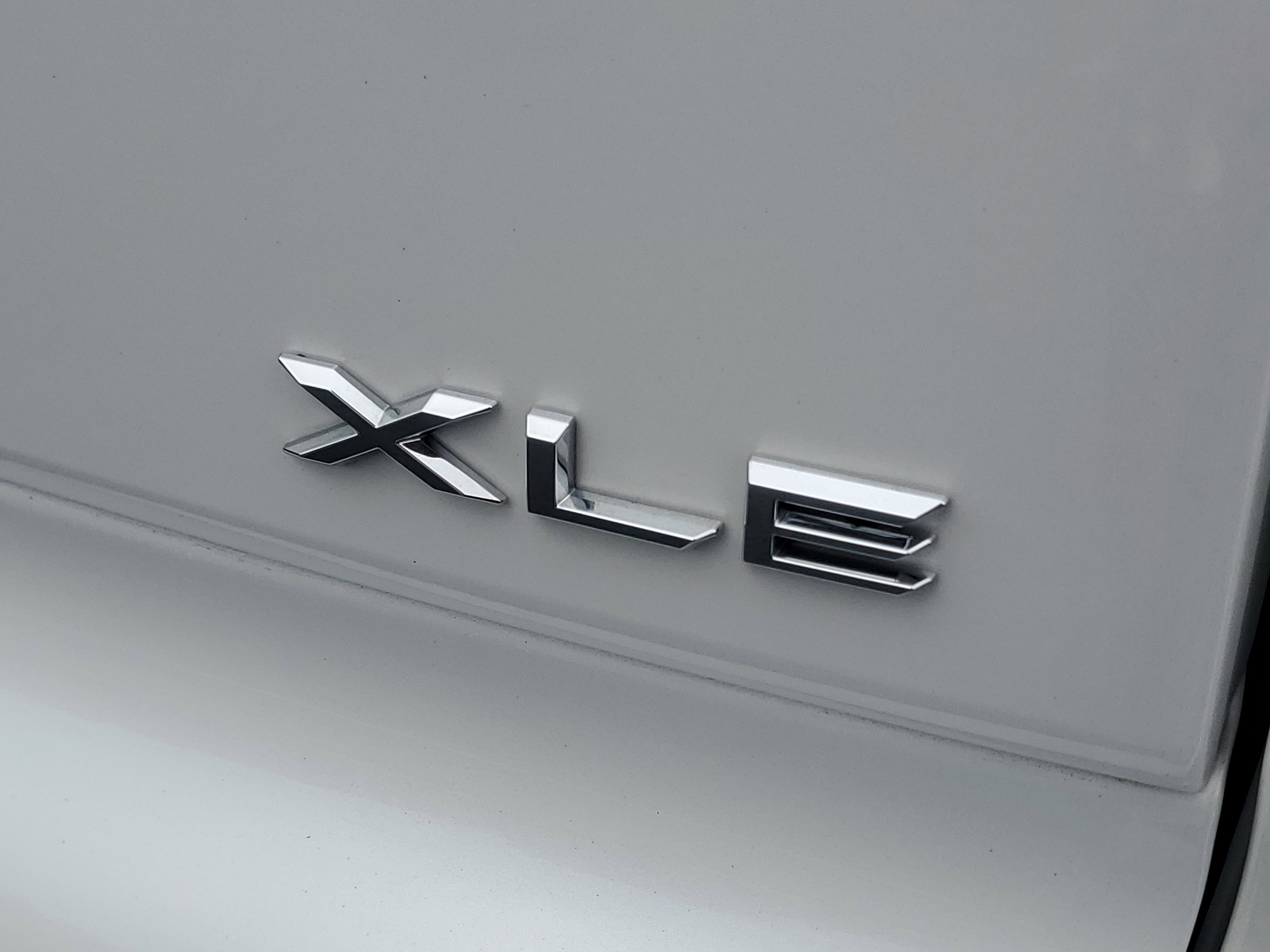 Used 2025 Toyota Crown Signia XLE image 6