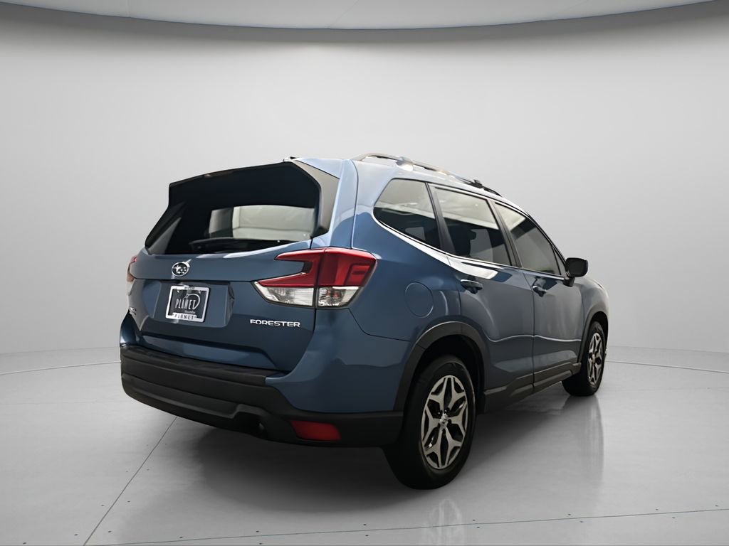 Used 2022 Subaru Forester Premium image 7
