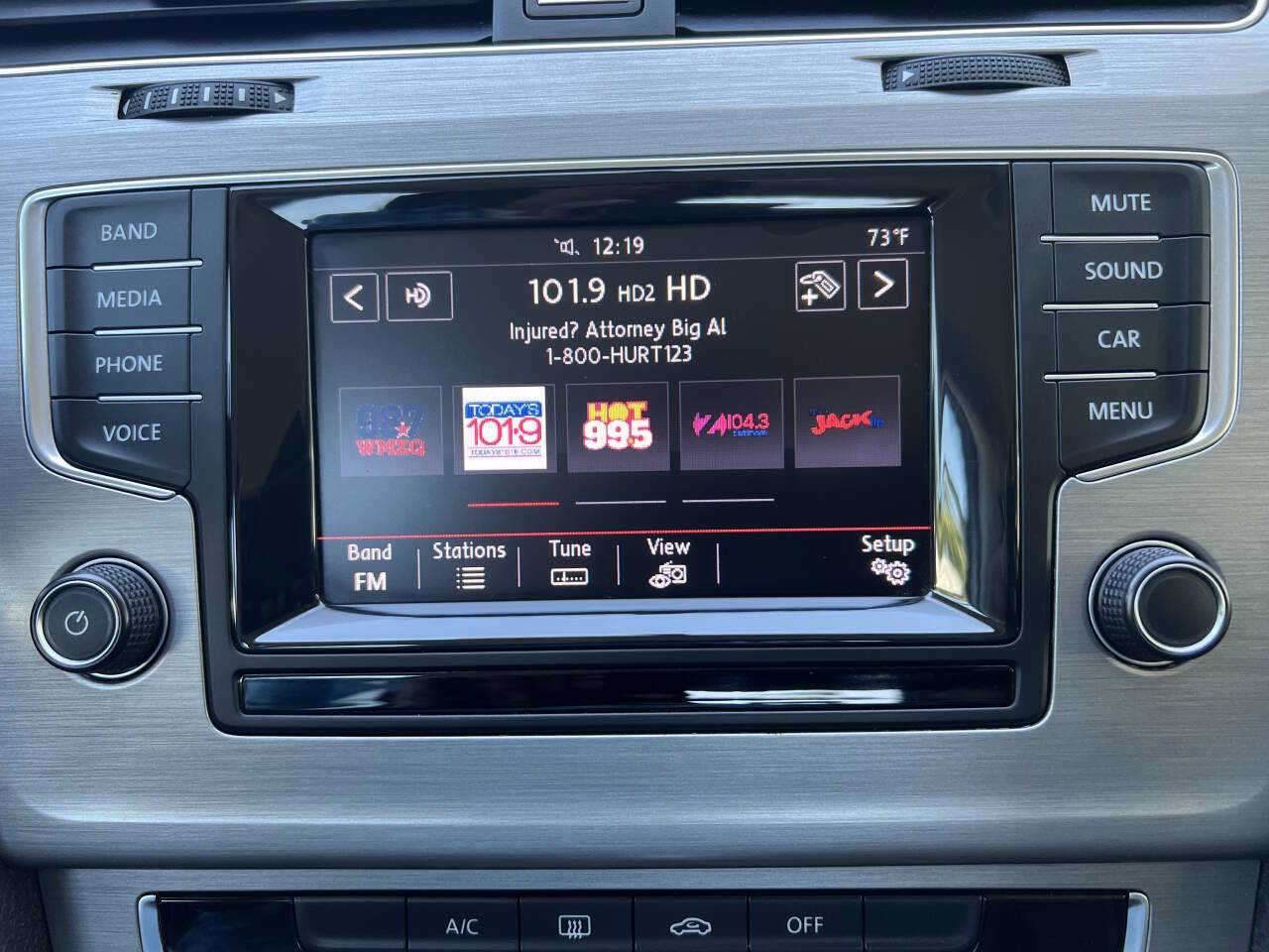 Used 2015 Volkswagen Golf SE image 13