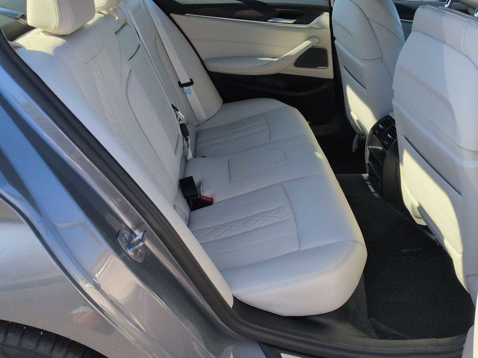 Used 2023 BMW 540i xDrive w/ Premium Package AWD/4WD image 22
