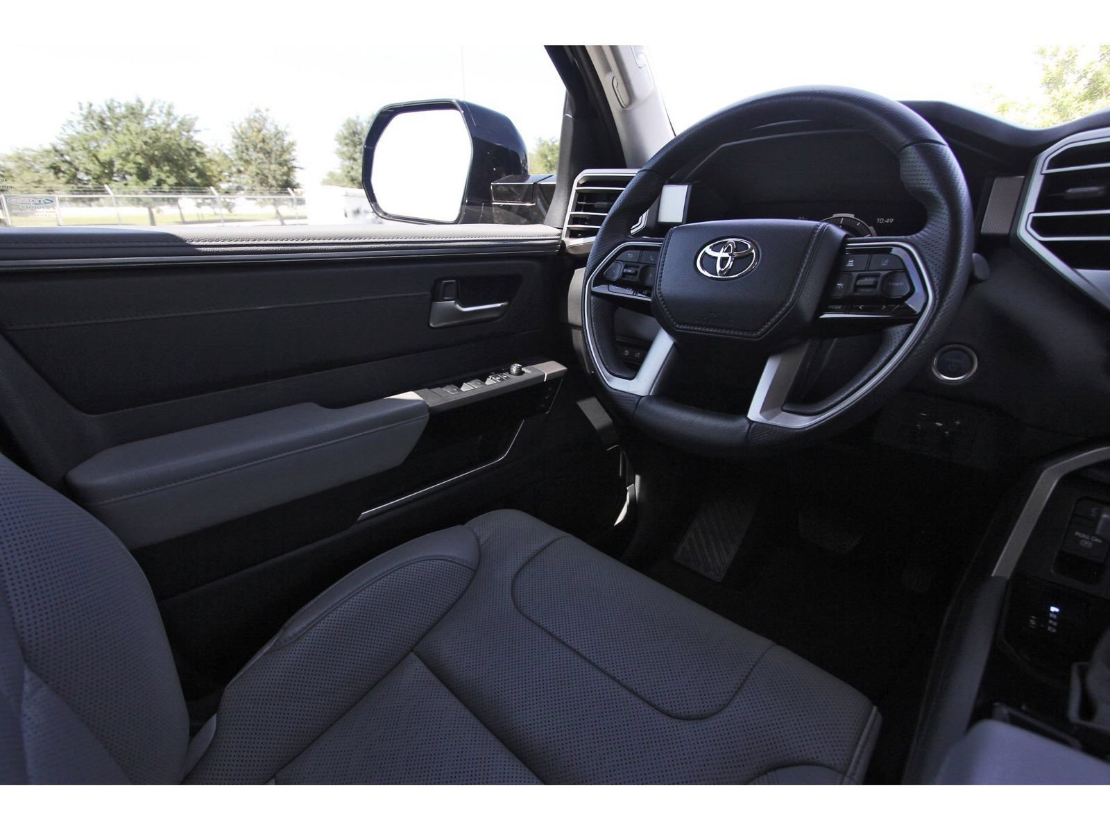 Used 2023 Toyota Tundra Limited w/ Power Package AWD/4WD image 11
