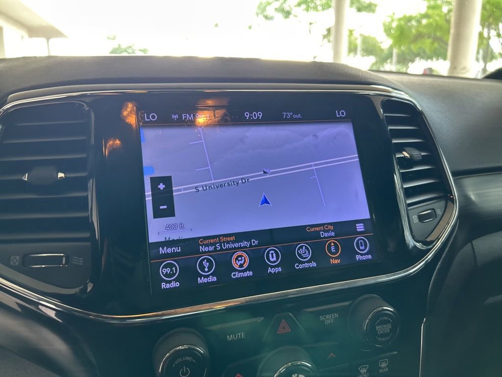 Used 2019 Jeep Grand Cherokee Altitude AWD/4WD image 11