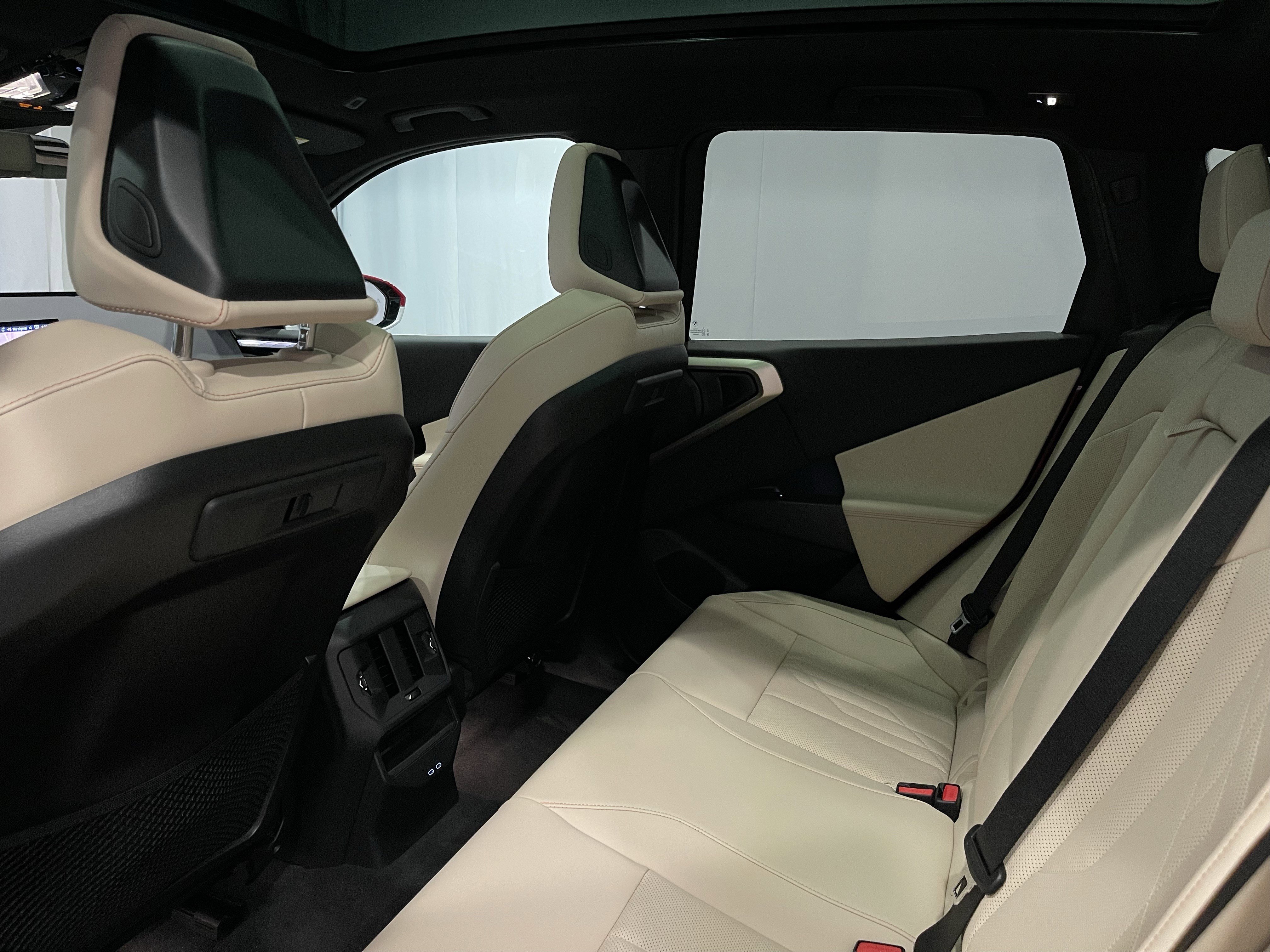 Used 2025 BMW X3 xDrive30i w/ Convenience Package image 24