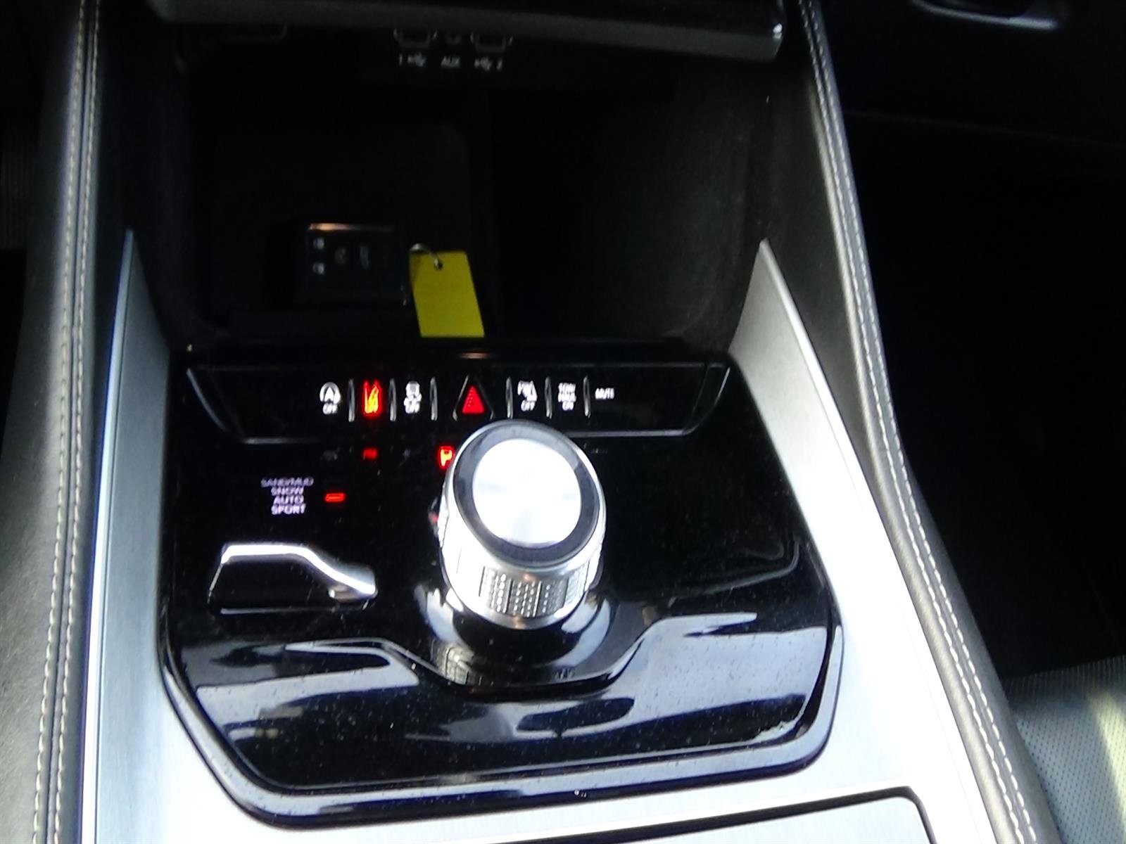 Certified 2025 Jeep Wagoneer L 4WD image 27