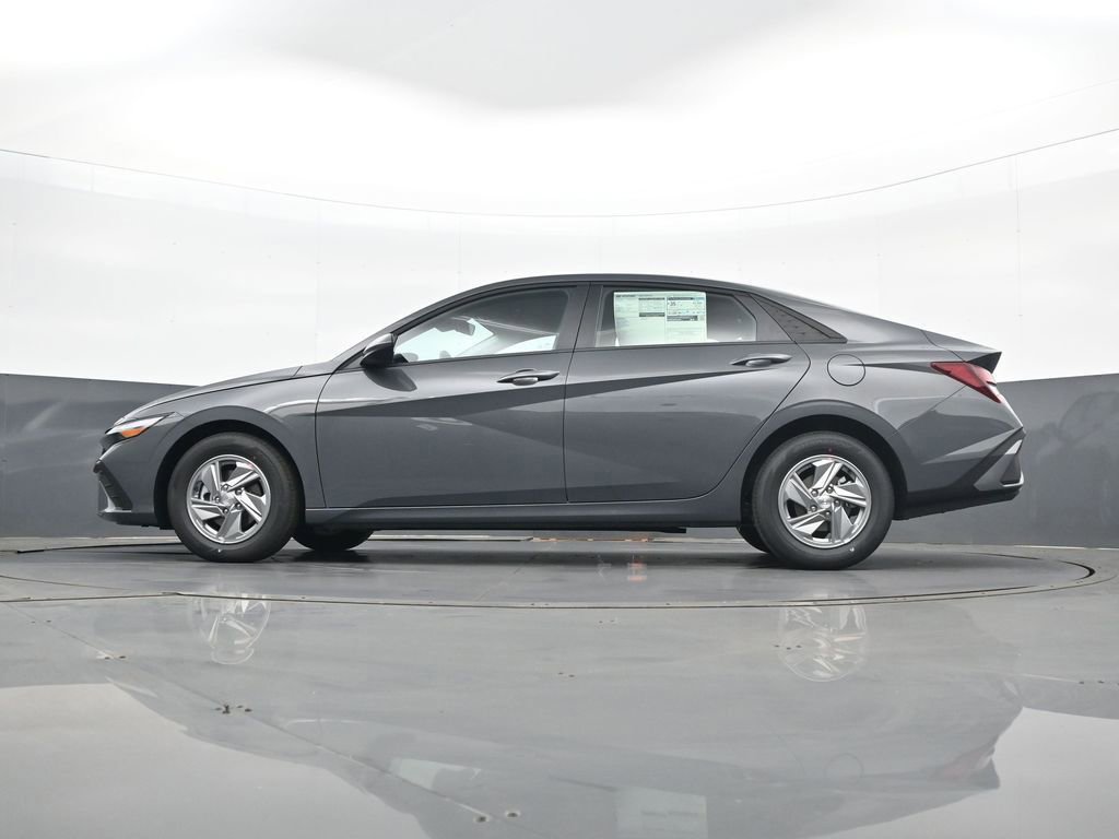 New 2026 Hyundai Elantra SE FWD image 22