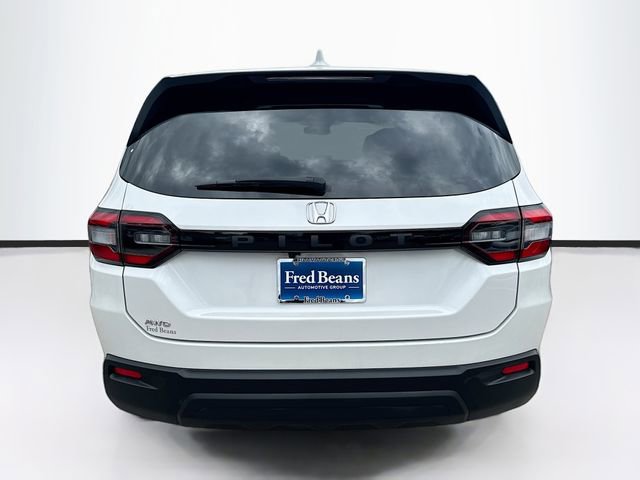 Used 2023 Honda Pilot LX image 6