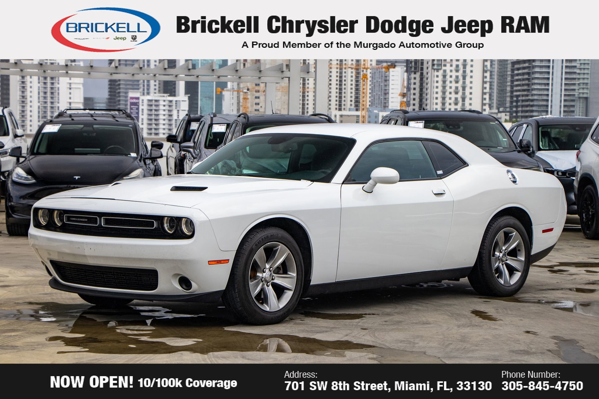 Used 2017 Dodge Challenger SXT image 1