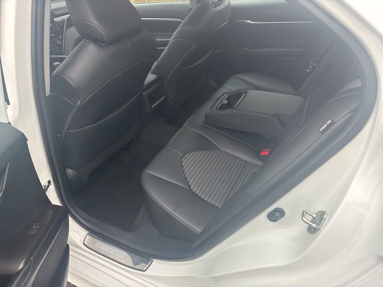 Used 2023 Toyota Camry SE image 13