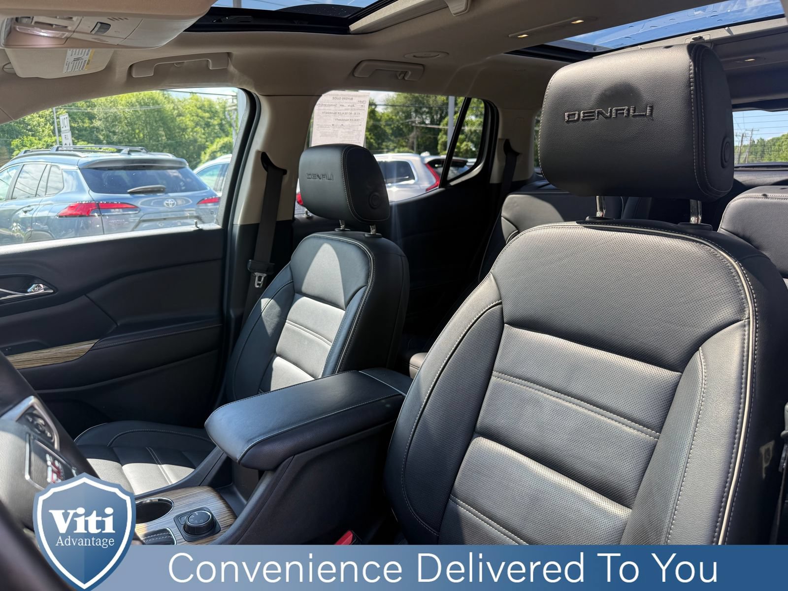 Used 2017 GMC Acadia Denali w/ Technology Package AWD/4WD image 18