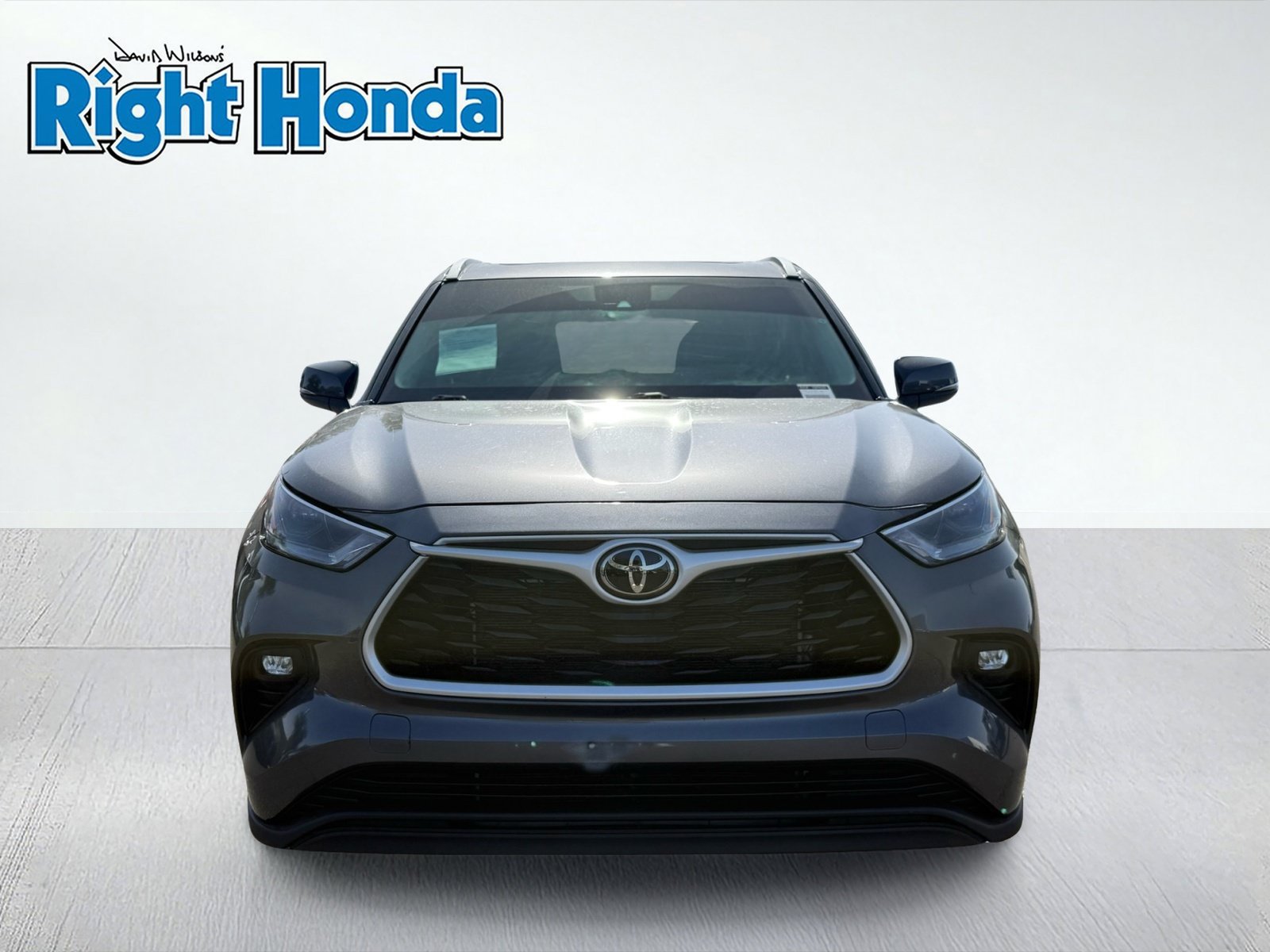 Used 2023 Toyota Highlander XLE FWD image 5