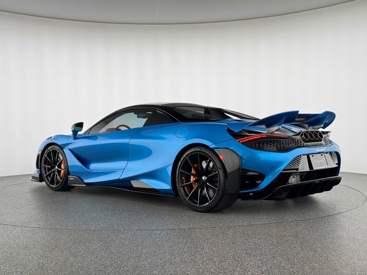 Used 2022 McLaren 765LT image 3