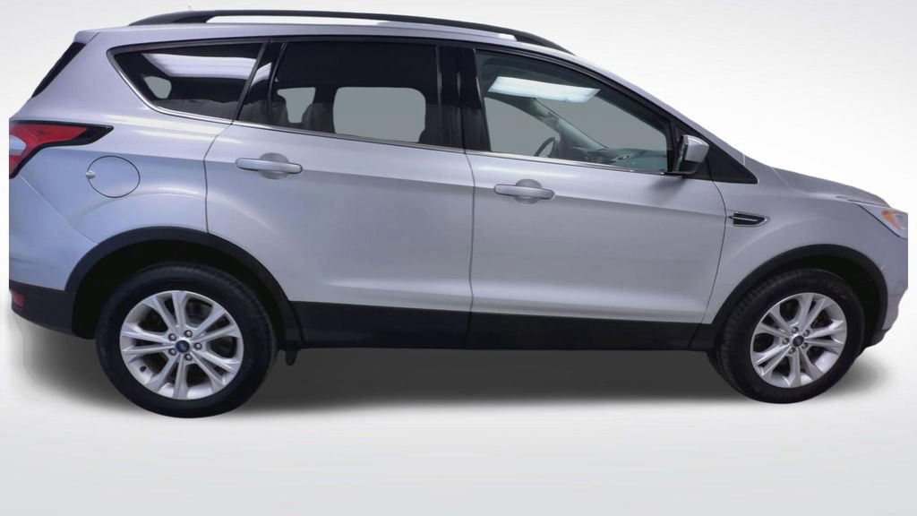 Used 2018 Ford Escape SEL image 9