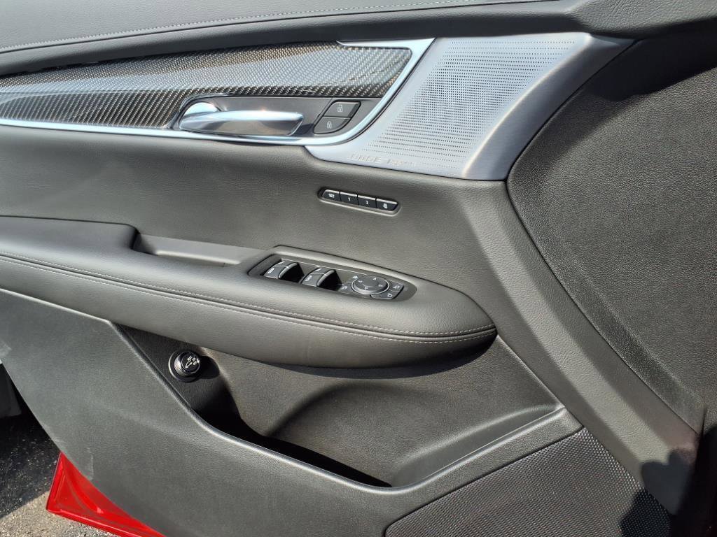 New 2025 Cadillac XT6 Sport w/ LPO, Floor Liner Package image 13